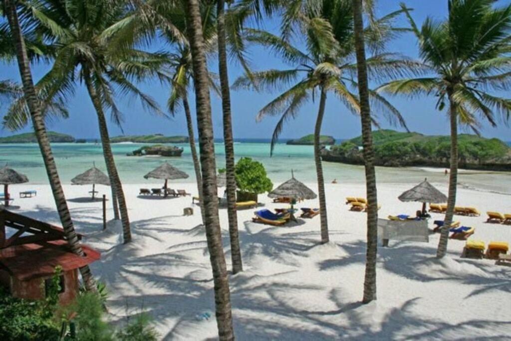 White Villa - Paparemo Beach Watamu Eksteriør billede