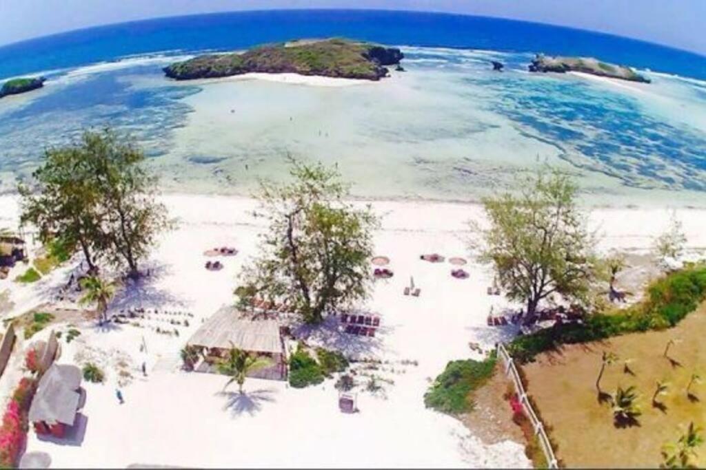 White Villa - Paparemo Beach Watamu Eksteriør billede