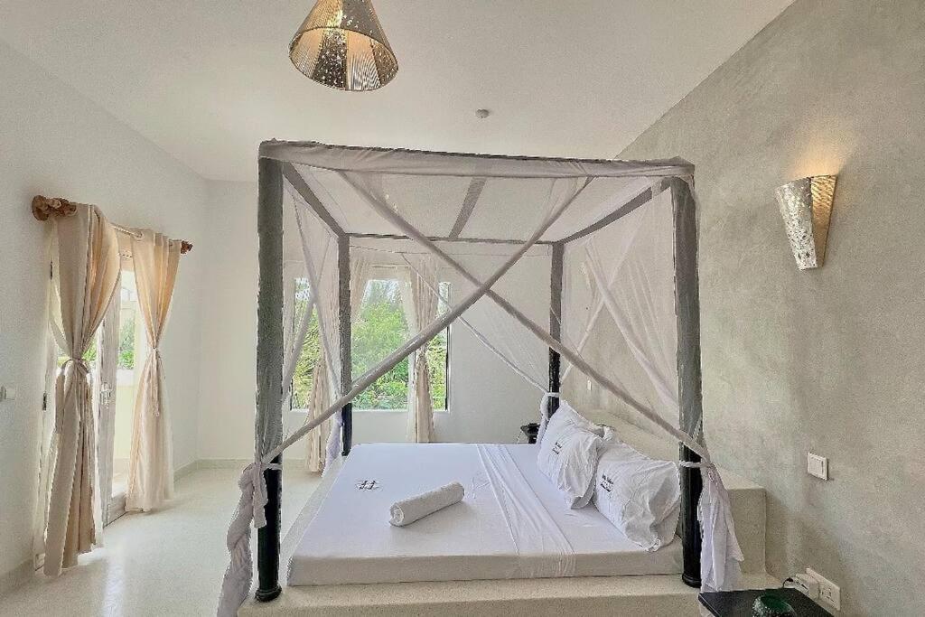 White Villa - Paparemo Beach Watamu Eksteriør billede