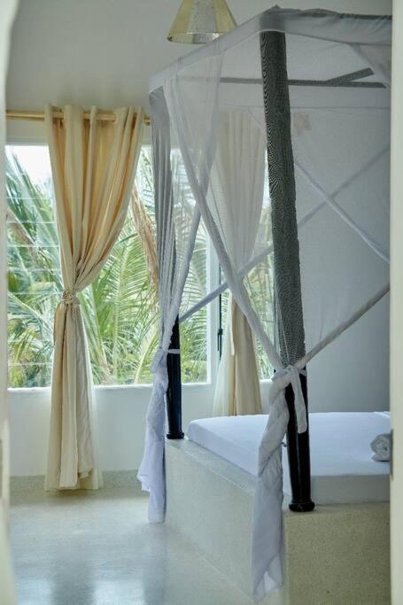 White Villa - Paparemo Beach Watamu Eksteriør billede